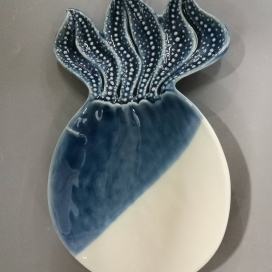 CERAMIC OCEAN PLATE--FISH